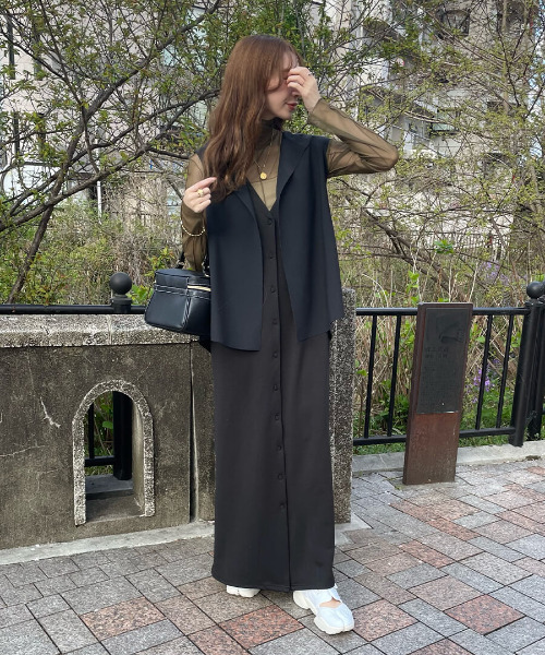 ISOOK(アイスー)の「Back tuck gillet / バックタックジレ(meg select)(その他アウター・レディース・ブラック/ブラウン・FREE)」の5枚目の写真