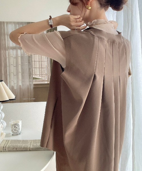 ISOOK(アイスー)の「Back tuck gillet / バックタックジレ(meg select)(その他アウター・レディース・ブラック/ブラウン・FREE)」の10枚目の写真