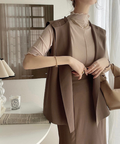 ISOOK(アイスー)の「Back tuck gillet / バックタックジレ(meg select)(その他アウター・レディース・ブラック/ブラウン・FREE)」の14枚目の写真