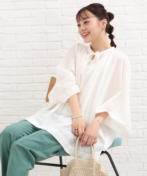 SHOO・LA・RUE（シューラルー）の「◆スクエアポンチョシャツ（シャツ/ブラウス・レディース・ホワイト系/ブラック/ピンク系・00）」の2枚目の写真