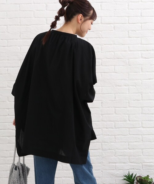 SHOO・LA・RUE（シューラルー）の「◆スクエアポンチョシャツ（シャツ/ブラウス・レディース・ホワイト系/ブラック/ピンク系・00）」の14枚目の写真