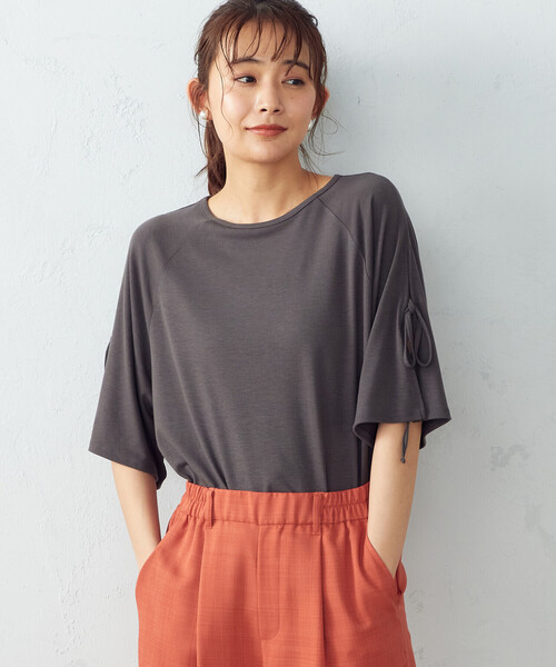 COMME CA ISM(コムサイズム)の「リボンスリーブ カットソー(Tシャツ/カットソー・レディース・ホワイト/イエロー/チャコール・MEDIUM/LARGE)」の3枚目の写真