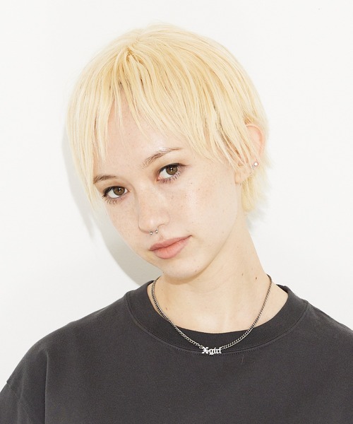 X-girl(エックスガール)の「OLD ENGLISH LOGO NECKLACE(ネックレス・レディース・シルバー/ゴールド・ONE SIZE)」の1枚目の写真