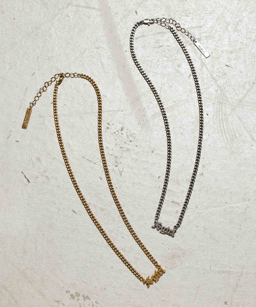 X-girl(エックスガール)の「OLD ENGLISH LOGO NECKLACE(ネックレス・レディース・シルバー/ゴールド・ONE SIZE)」の13枚目の写真