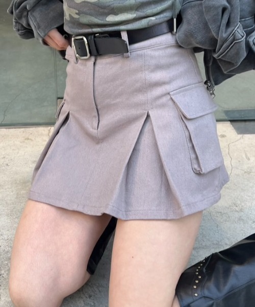 BLONDEY（ブロンディ）の「カーゴプリーツミニスカート（スカート・レディース・ブラック/ベージュ/カーキ/チャコールグレー/レッド/グレー・SMALL/MEDIUM）」の15枚目の写真