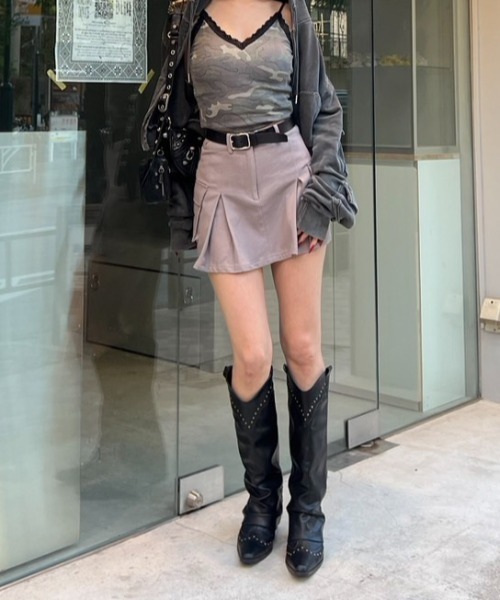 BLONDEY（ブロンディ）の「カーゴプリーツミニスカート（スカート・レディース・ブラック/ベージュ/カーキ/チャコールグレー/レッド/グレー・SMALL/MEDIUM）」の19枚目の写真