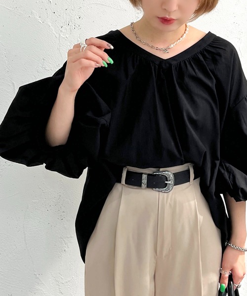 apres jour mignon(アプレジュールミニョン)の「Vネック袖ボリュームブラウス【ZOZOTOWN限定アイテム】(シャツ/ブラウス・レディース・オフホワイト/ブラック/カーキ・X-LARGE/フリー)」の11枚目の写真