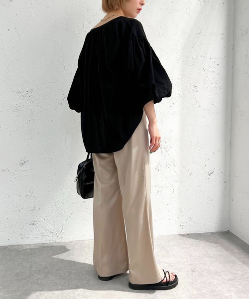 apres jour mignon(アプレジュールミニョン)の「Vネック袖ボリュームブラウス【ZOZOTOWN限定アイテム】(シャツ/ブラウス・レディース・オフホワイト/ブラック/カーキ・X-LARGE/フリー)」の15枚目の写真
