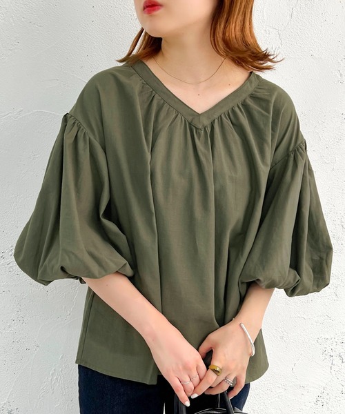 apres jour mignon(アプレジュールミニョン)の「Vネック袖ボリュームブラウス【ZOZOTOWN限定アイテム】(シャツ/ブラウス・レディース・オフホワイト/ブラック/カーキ・X-LARGE/フリー)」の17枚目の写真