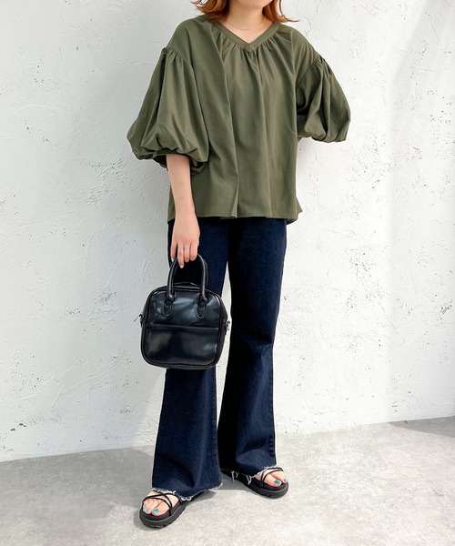 apres jour mignon(アプレジュールミニョン)の「Vネック袖ボリュームブラウス【ZOZOTOWN限定アイテム】(シャツ/ブラウス・レディース・オフホワイト/ブラック/カーキ・X-LARGE/フリー)」の19枚目の写真