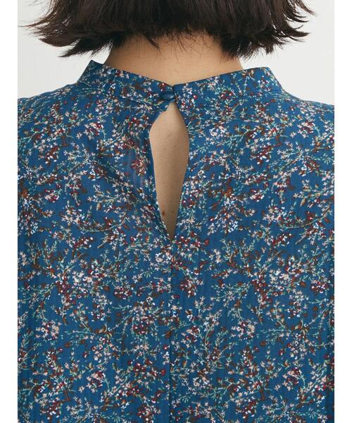Green Parks(グリーンパークス)の「花柄フリルブラウス(シャツ/ブラウス・レディース・ブラック/ブルー・FREE)」の6枚目の写真