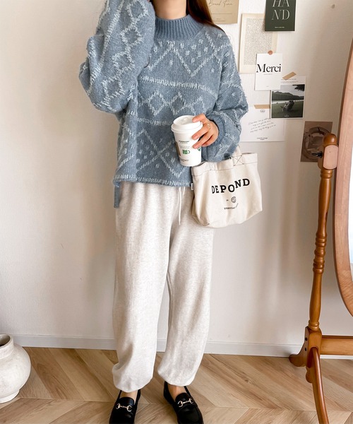 classicalelf（クラシカルエルフ）の「レトロに味付け。ループヤーン3Dジャガードハイネックニットプルオーバー（ニット/セーター・レディース・ベージュ/チャコールグレー/ブルー/アイボリー・MEDIUM/X-LARGE/LARGE/SMALL）」の7枚目の写真