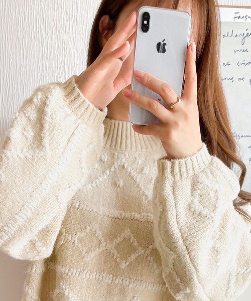 セール】レトロに味付け。ループヤーン3Dジャガードハイネックニット