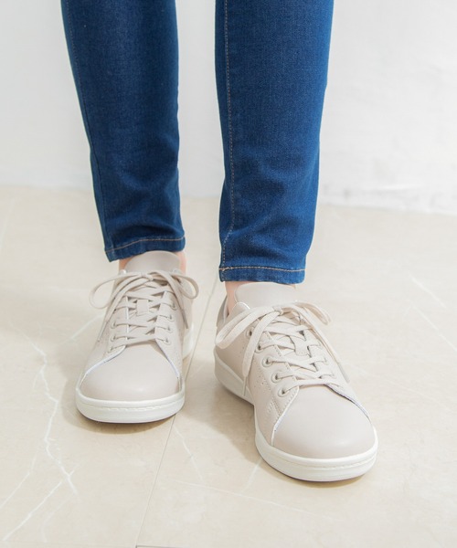 Honeys(ハニーズ)の「快適コートスニーカー(スニーカー・レディース・ホワイト/グレイッシュベージュ/ブラック/ホワイト×ブラック・M/LL/L/S)」の10枚目の写真