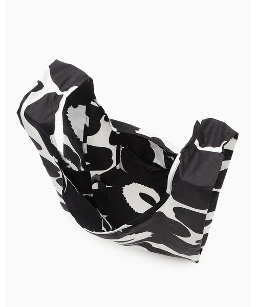 marimekko(マリメッコ)の「Unikko / Smartbag(エコバッグ/サブバッグ・レディース・ブラック×ホワイト・FREE)」の7枚目の写真