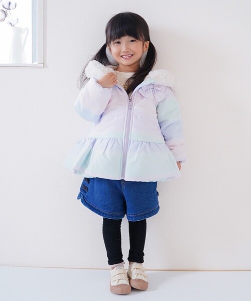 SHOO・LA・RUE（シューラルー）の「◆【90-130cm/撥水】コーデの主役になるレインボープリント！ファーフード中綿ブルゾン（ブルゾン・キッズ・ライトパープル/ネイビー・12/11/10/09/13）」の22枚目の写真