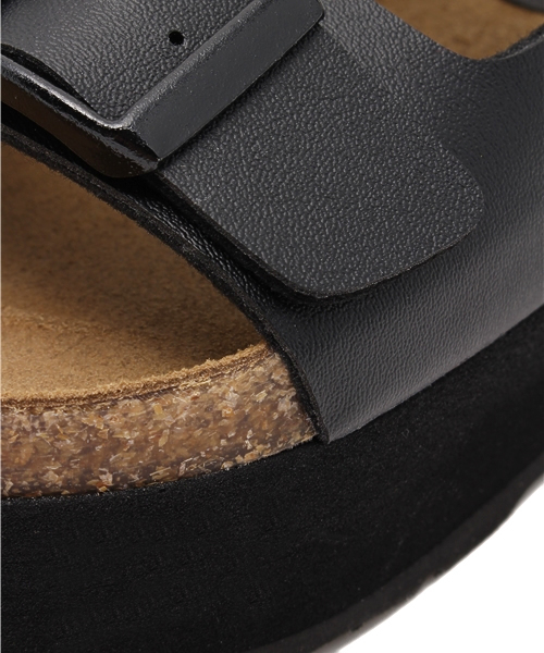 DISCOAT（ディスコート）の「【Discoat】厚底ダブルベルトサンダル（サンダル・レディース・ホワイト/ブラック・LARGE/MEDIUM）」の5枚目の写真