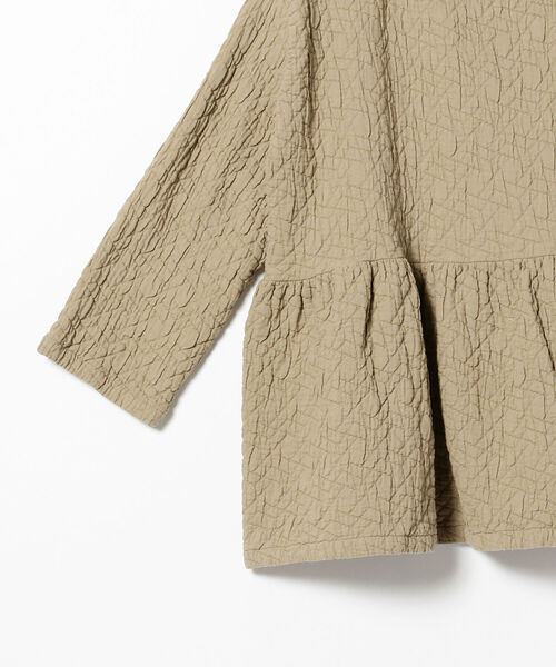 BLACK CRANE（ブラッククレーン）の「BLACK CRANE / ラッフル トップ（シャツ/ブラウス・レディース・ブラック系その他4/ベージュ・X-SMALL）」の5枚目の写真