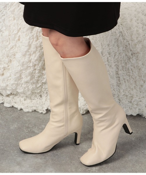 CHILLE（チル）の「スクエアトゥシンプルロングブーツ（ブーツ・レディース・ブラック/アイボリー・LL/S/M/L）」の11枚目の写真