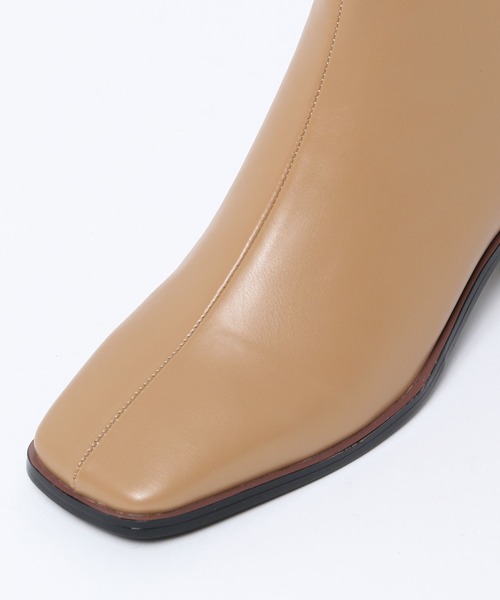 Andemiu（アンデミュウ）の「バックジップショートブーツ169318（ブーツ・レディース・ブラック/ベージュ/ワイン・MEDIUM/LARGE）」の13枚目の写真