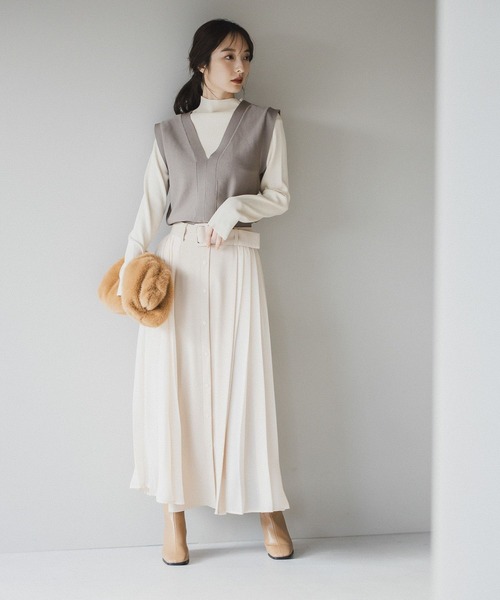 Andemiu（アンデミュウ）の「バックジップショートブーツ169318（ブーツ・レディース・ブラック/ベージュ/ワイン・MEDIUM/LARGE）」の18枚目の写真