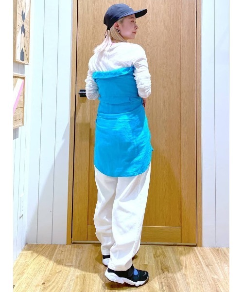 BAYFLOW(ベイフロー)の「カーブジーンズ23SS(デニムパンツ・レディース・サックスブルー/インディゴブルー/オフホワイト/ブラック/ブルー・SMALL/MEDIUM/LARGE/X-SMALL)」の20枚目の写真