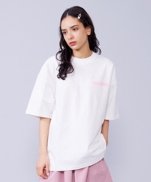 MILKFED.（ミルクフェド）の「MELT BAR LOGO WIDE S/S TEE（Tシャツ/カットソー・レディース・ブラック/オフホワイト/ホワイト・ONE SIZE）」の8枚目の写真