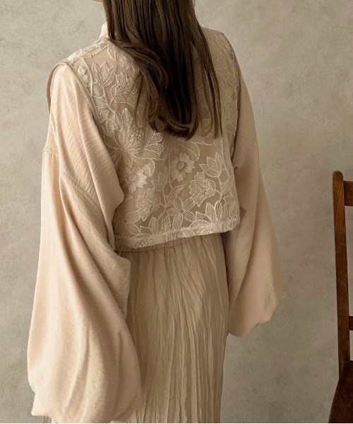 apres jour clair（アプレジュールクレア）の「【apres jour clair】袖ボリュームバンドカラーシャツ【ZOZOTOWN限定アイテム】（シャツ/ブラウス・レディース・ベージュ/モカ/ピンクベージュ/オフホワイト/アイボリー・フリー/X-LARGE）」の19枚目の写真