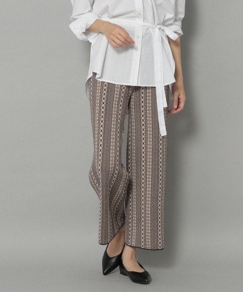 Elura(エルーラ)の「ニットジャガードパンツ(その他パンツ・レディース・ベージュ/ブラック・LARGE/MEDIUM)」の1枚目の写真