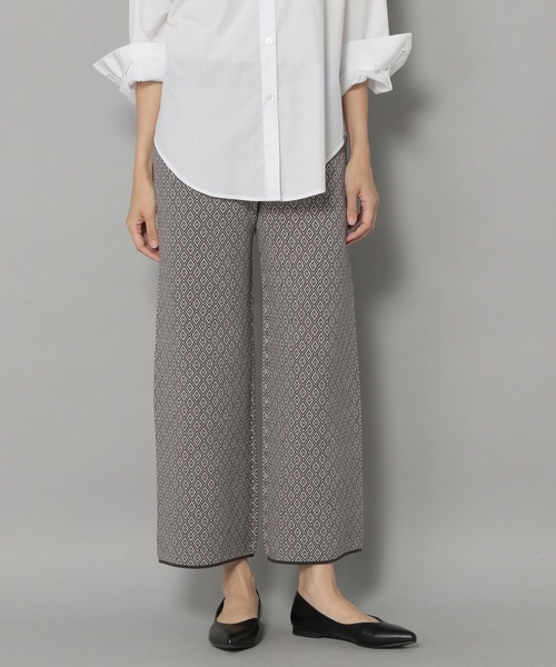 Elura(エルーラ)の「ニットジャガードパンツ(その他パンツ・レディース・ベージュ/ブラック・LARGE/MEDIUM)」の2枚目の写真