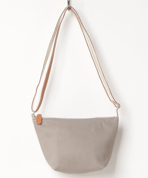 TASINAMI（タシナミ）の「TASINAMI × PR01. / SHOULDER BAG - ショルダーバッグ - (TA-PR-04)（ショルダーバッグ・レディース・カーキ/ブラウン/パープル/ライトオリーブ/テラコッタ/オレンジ/セージグリーン/キャメル/ライトブラウン/グレー/モカ/オリーブ/クリアブラウン/ゴールド/チョコ/グリーン/アッシュブラウン/ダークウッド・FREE）」の2枚目の写真