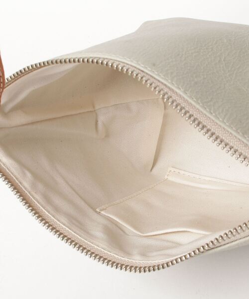 TASINAMI（タシナミ）の「TASINAMI × PR01. / SHOULDER BAG - ショルダーバッグ - (TA-PR-04)（ショルダーバッグ・レディース・カーキ/ブラウン/パープル/ライトオリーブ/テラコッタ/オレンジ/セージグリーン/キャメル/ライトブラウン/グレー/モカ/オリーブ/クリアブラウン/ゴールド/チョコ/グリーン/アッシュブラウン/ダークウッド・FREE）」の20枚目の写真