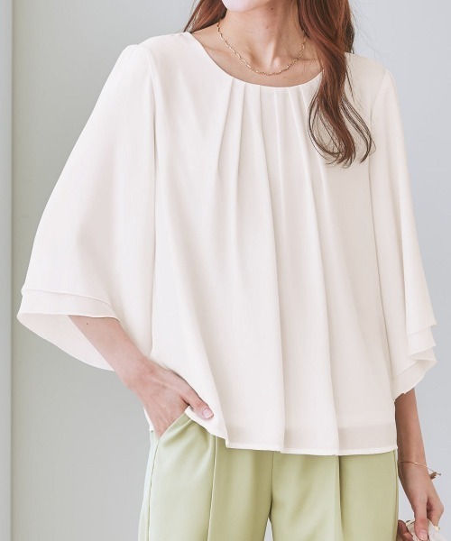 7days Life Styling（セブンデイズライフスタイリング）の「ジョーゼットエアリー7分袖トップス（シャツ/ブラウス・レディース・ライトブルー/ネイビー/ドット/グレイッシュベージュ/ライラック/オフホワイト/ピンク/キャメル/ストライプ/ブラック/ミント/ホワイト×ブラック/マスタード/ピンク系その他/ベージュ系その他・S/M/LL/L/3L）」の2枚目の写真