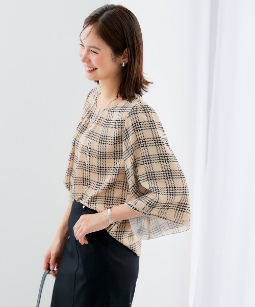 7days Life Styling（セブンデイズライフスタイリング）の「ジョーゼットエアリー7分袖トップス（シャツ/ブラウス・レディース・ライトブルー/ネイビー/ドット/グレイッシュベージュ/ライラック/オフホワイト/ピンク/キャメル/ストライプ/ブラック/ミント/ホワイト×ブラック/マスタード/ピンク系その他/ベージュ系その他・S/M/LL/L/3L）」の17枚目の写真