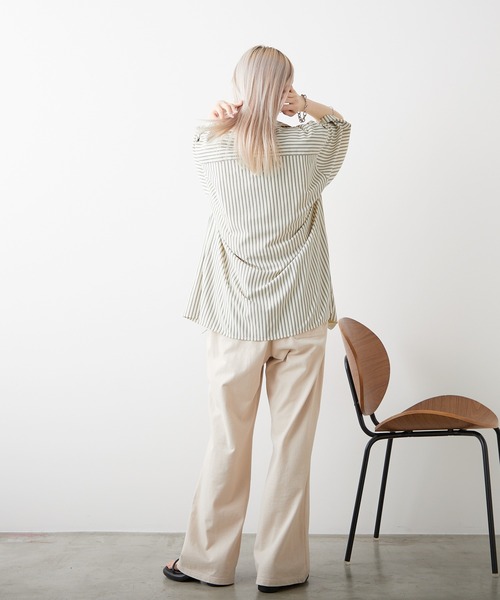 WHIMSIC（ウィムジック）の「【UNISEX】オープンカラーシャツ（シャツ/ブラウス・メンズ・ネイビー/ブラック/アイボリー/ブルー・FREE）」の13枚目の写真