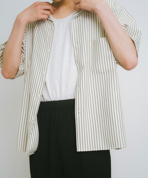 WHIMSIC（ウィムジック）の「【UNISEX】オープンカラーシャツ（シャツ/ブラウス・メンズ・ネイビー/ブラック/アイボリー/ブルー・FREE）」の20枚目の写真