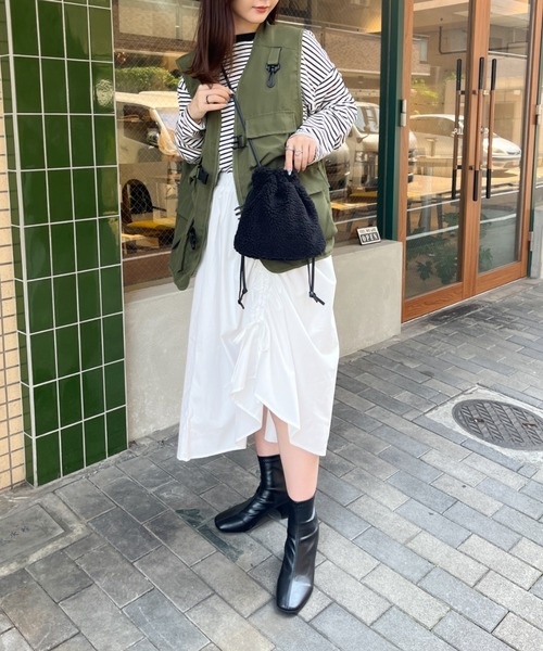 CLEA(クレア)の「ボア巾着ショルダーミニバッグ(ショルダーバッグ・レディース・ブラウン/ブラック/アイボリー・FREE)」の7枚目の写真