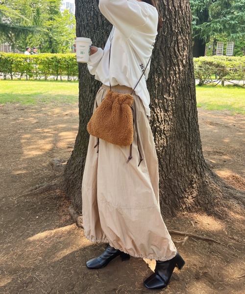 CLEA(クレア)の「ボア巾着ショルダーミニバッグ(ショルダーバッグ・レディース・ブラウン/ブラック/アイボリー・FREE)」の14枚目の写真