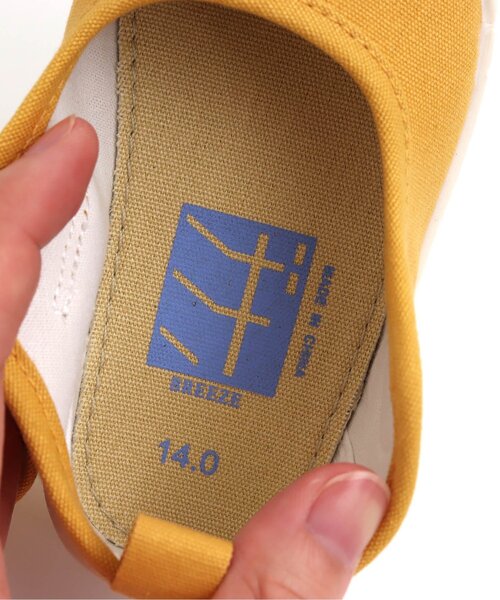 BREEZE（ブリーズ）の「上履き（スリッポン・キッズ・ベージュ/チャコール/イエロー/ブルー・14/15 /16/17/18/19）」の15枚目の写真