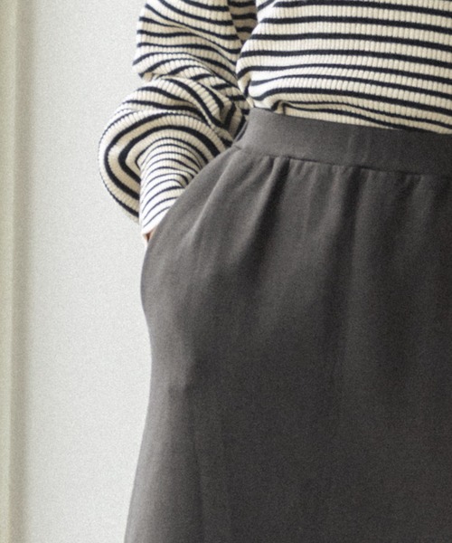 pairmanon（ペアマノン）の「【ママサイズ】ウエストゴム スリット入り タイトスカート（スカート・レディース・ブラック/グレイッシュベージュ/ブラウン・FREE）」の4枚目の写真