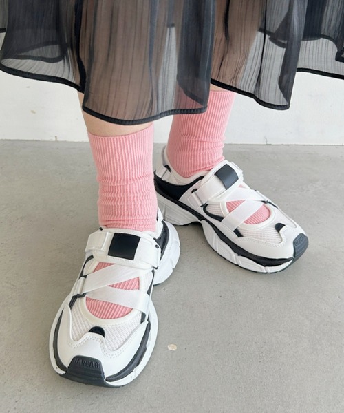Loueme(ルエム)の「ボリュームソールベルトスニーカー(スニーカー・レディース・ブラック/ホワイト・24.5cm/23.5cm)」の6枚目の写真