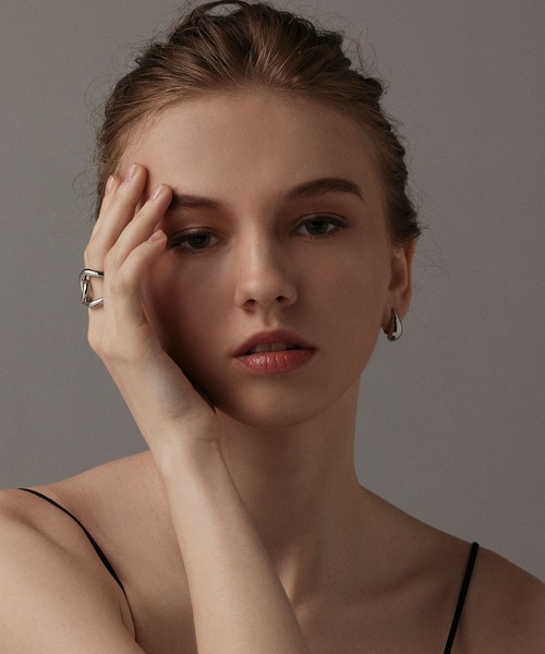 CENE（セネ）の「【CENE】セネ/ドロップフープイヤリング（イヤリング・レディース・シルバー/ゴールド・FREE）」の11枚目の写真