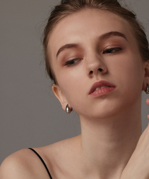 CENE（セネ）の「【CENE】セネ/ドロップフープイヤリング（イヤリング・レディース・シルバー/ゴールド・FREE）」の12枚目の写真