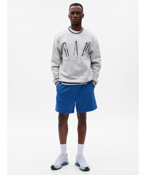 GAP（ギャップ）の「GAPアーチロゴ ワッペン スウェット