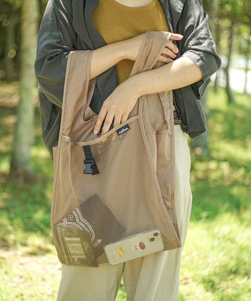 Nahe（ネーエ）の「nahe SHOPPER ネーエ ショッパー マルシェバッグ エコバッグ メッシュ トート 折りたたみ M（エコバッグ/サブバッグ・レディース・ブルー/ブラック/レッド/グリーン/ベージュ/イエロー/ライトブルー・FREE）」の8枚目の写真