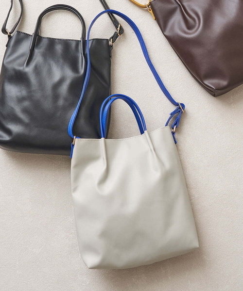 a.v.v(アーヴェヴェ)の「シンプルミニショルダー(ショルダーバッグ・レディース・ブラック/ブラウン/ライトグレー・38)」の1枚目の写真