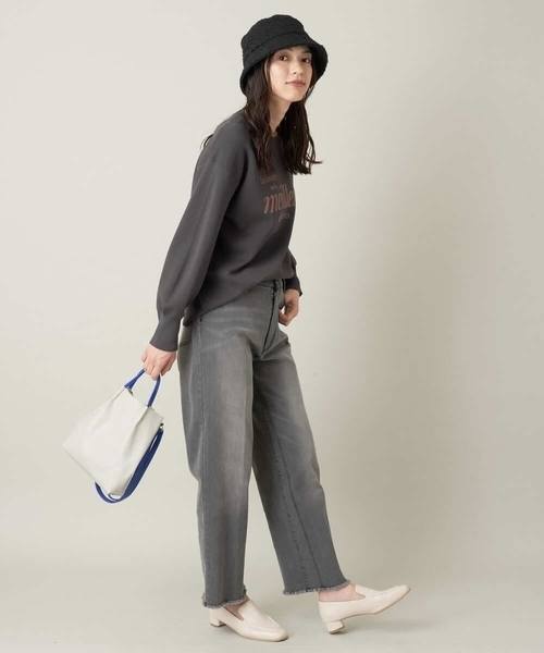 a.v.v(アーヴェヴェ)の「シンプルミニショルダー(ショルダーバッグ・レディース・ブラック/ブラウン/ライトグレー・38)」の4枚目の写真