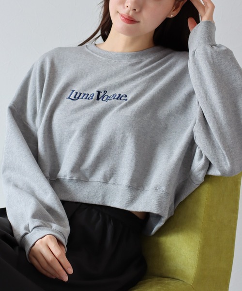 BLUEEAST（ブルーイースト）の「Lunaロゴ刺繍クロップドスウェット（スウェット・レディース・ネイビー/ベージュ/グレー・MEDIUM）」の19枚目の写真