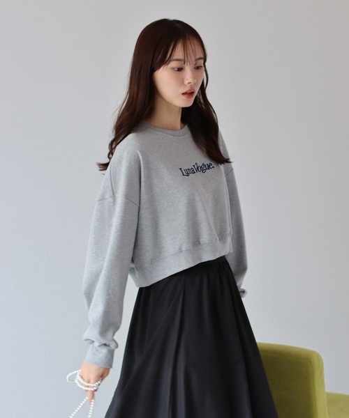 BLUEEAST（ブルーイースト）の「Lunaロゴ刺繍クロップドスウェット（スウェット・レディース・ネイビー/ベージュ/グレー・MEDIUM）」の18枚目の写真