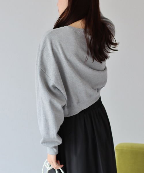 BLUEEAST（ブルーイースト）の「Lunaロゴ刺繍クロップドスウェット（スウェット・レディース・ネイビー/ベージュ/グレー・MEDIUM）」の20枚目の写真